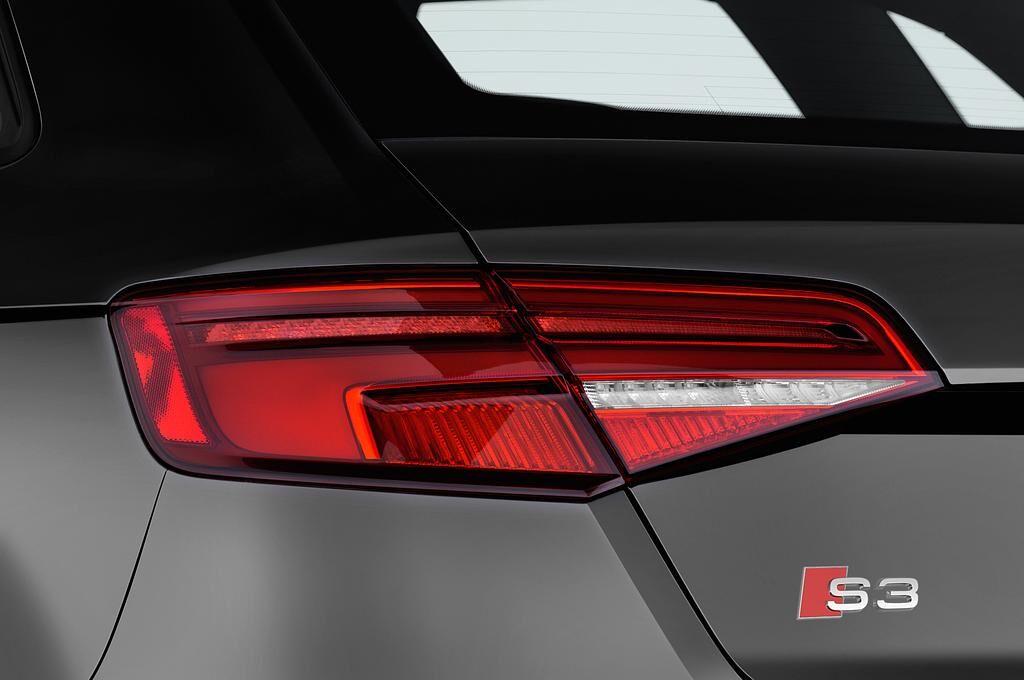 Audi S3 Sportback (Baujahr 2018) - 5 Türen Rücklicht