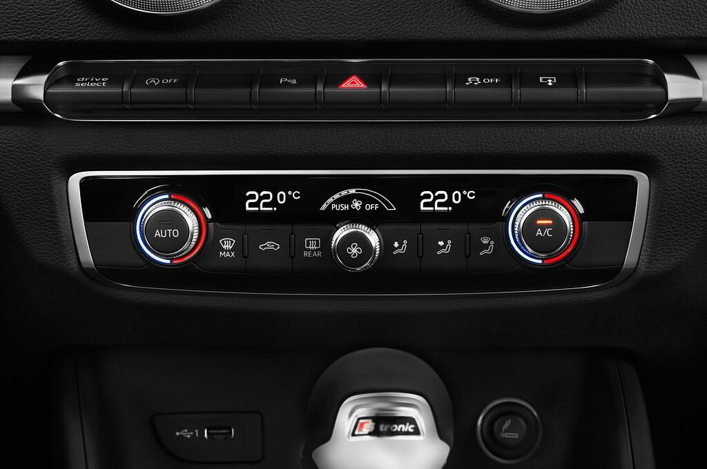 Audi S3 Sportback (Baujahr 2018) - 5 Türen Temperatur und Klimaanlage