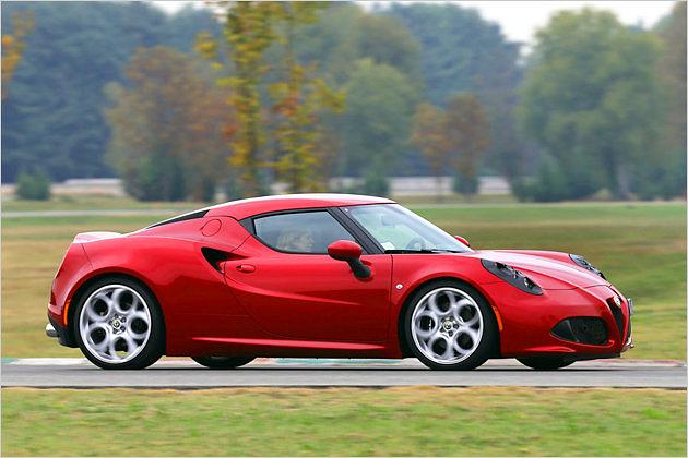 Das 3,99 Meter lange Kraftpaket ist wie ein klassischer Alfa geformt