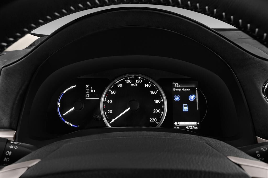 Lexus CT (Baujahr 2018) Luxury Line 5 Türen Tacho und Fahrerinstrumente