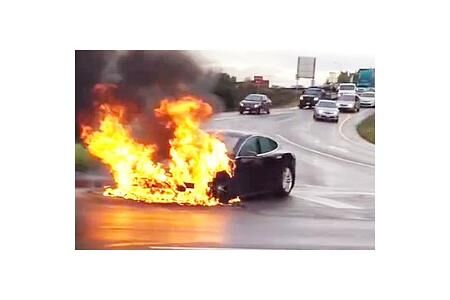 Brennende Batterie macht Tesla Probleme