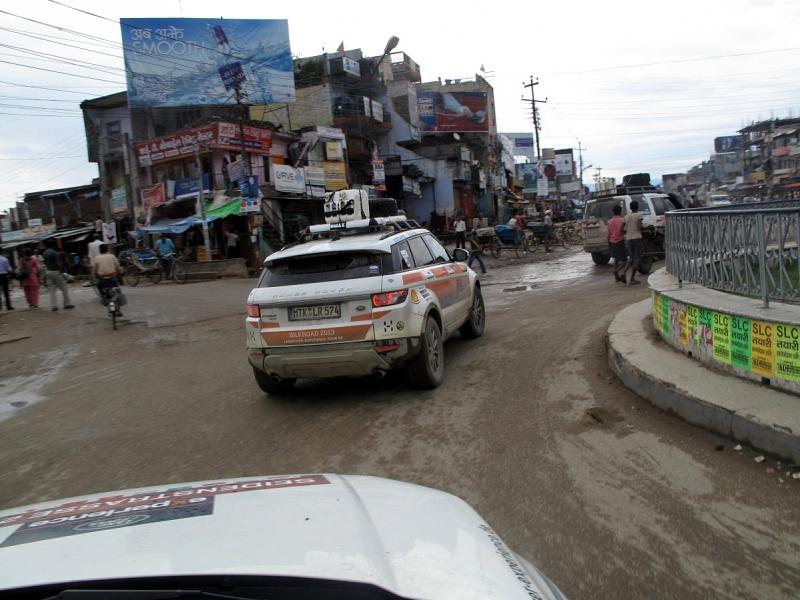 Mit dem Range Rover Evoque von Kathmandu nach Delhi