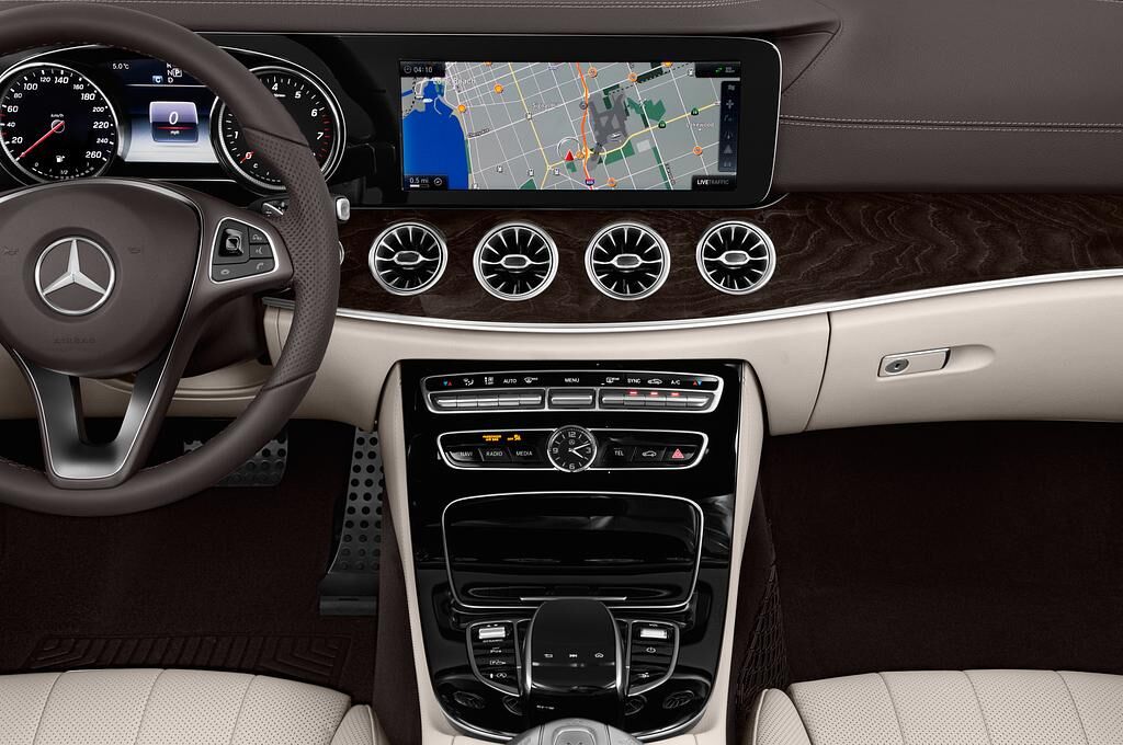 Mercedes E Class (Baujahr 2018) - 2 Türen Mittelkonsole