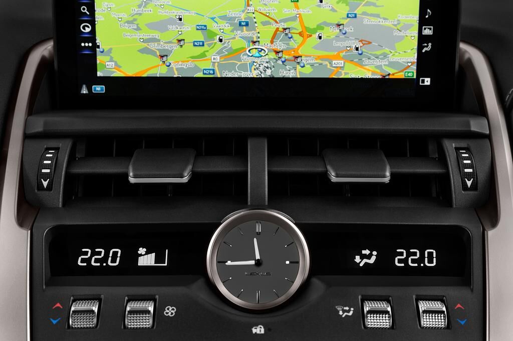 Lexus NX (Baujahr 2018) Executive Line 5 Türen Lüftung