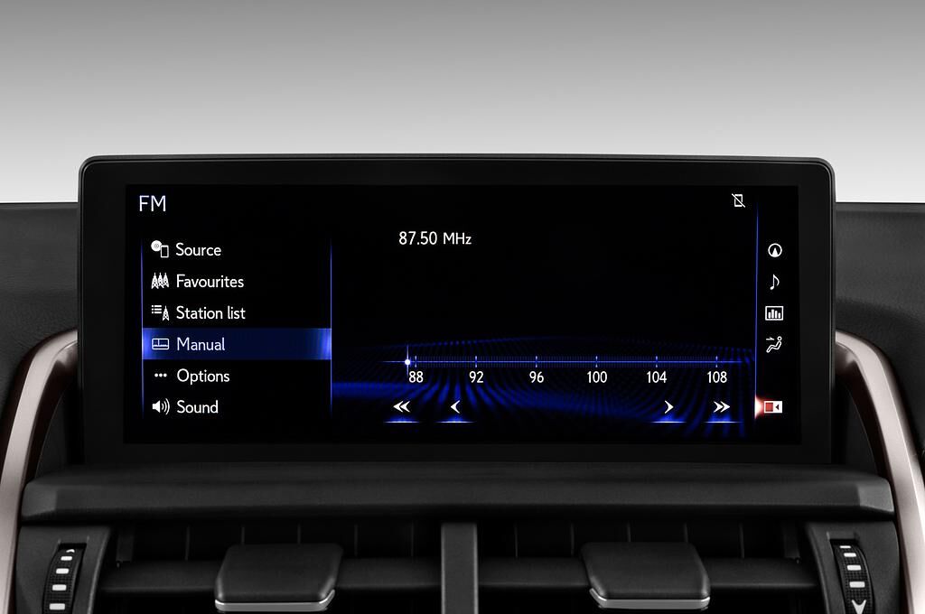 Lexus NX (Baujahr 2018) Executive Line 5 Türen Radio und Infotainmentsystem