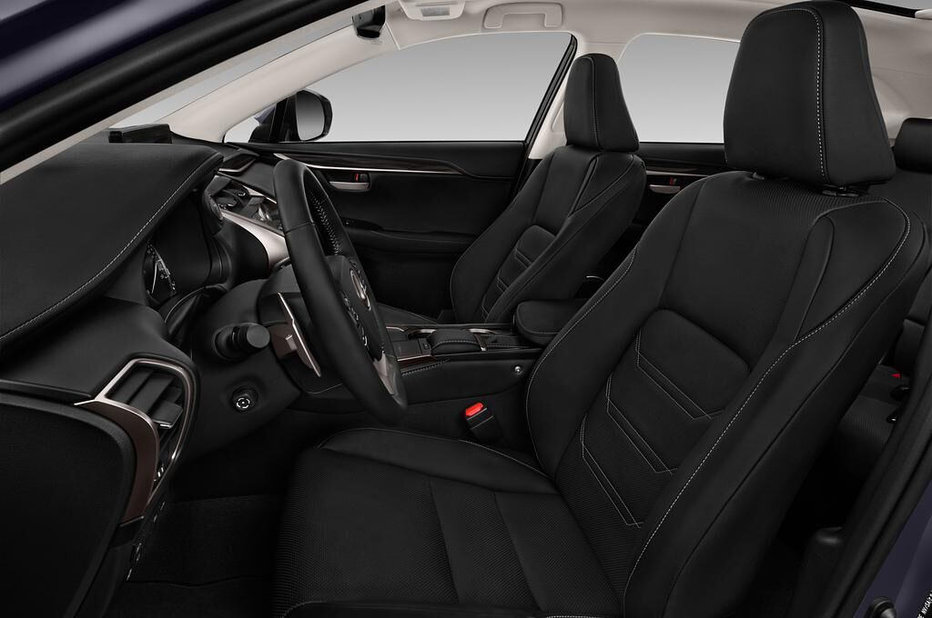 Lexus NX (Baujahr 2018) Executive Line 5 Türen Vordersitze