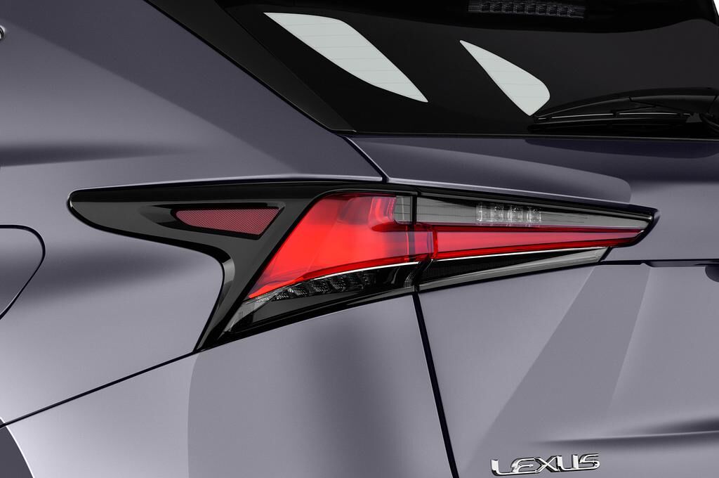 Lexus NX (Baujahr 2018) Executive Line 5 Türen Rücklicht