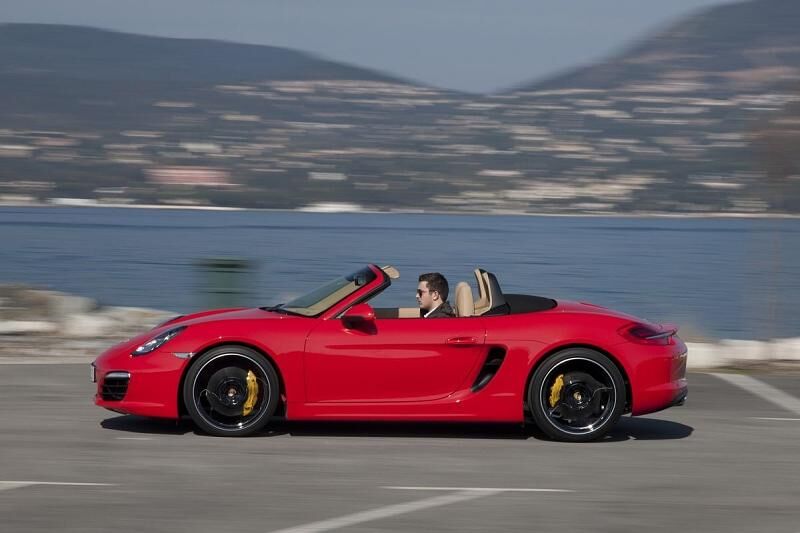 Der Porsche Boxster S lenkt sehr agil ein