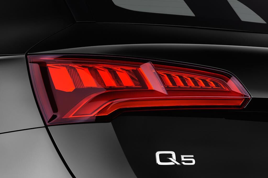 Audi Q5 (Baujahr 2018) Design 5 Türen Rücklicht