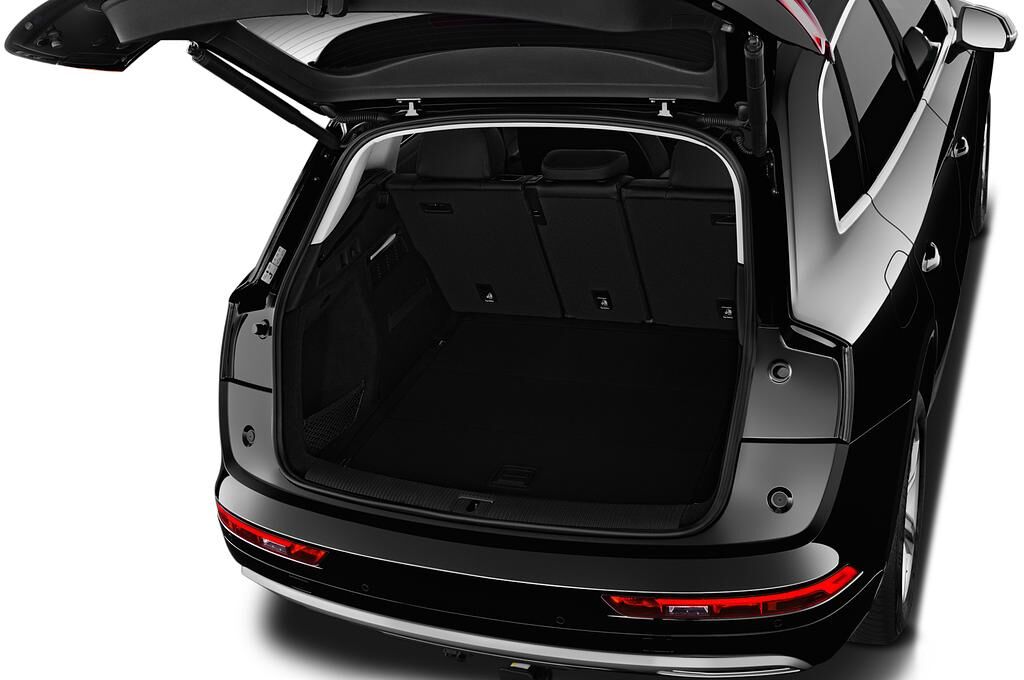 Audi Q5 (Baujahr 2018) Design 5 Türen Kofferraum