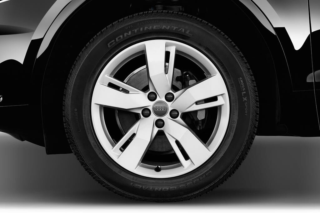 Audi Q5 (Baujahr 2018) Design 5 Türen Reifen und Felge