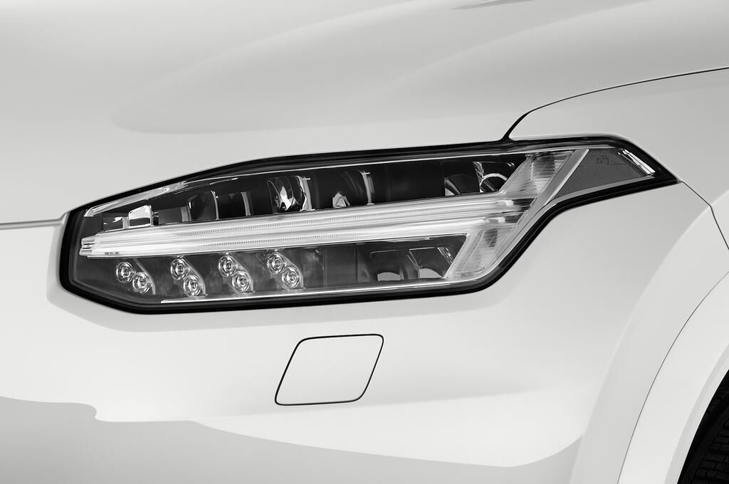 Volvo XC90 (Baujahr 2018) Inscription 5 Türen Scheinwerfer