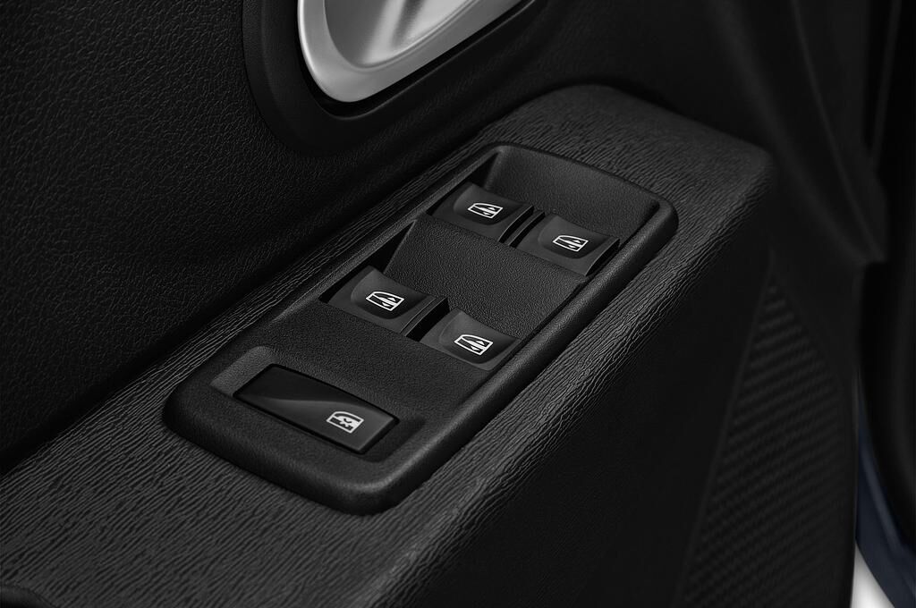 Dacia Lodgy (Baujahr 2018) Stepway 5 Türen Bedienungselemente Tür
