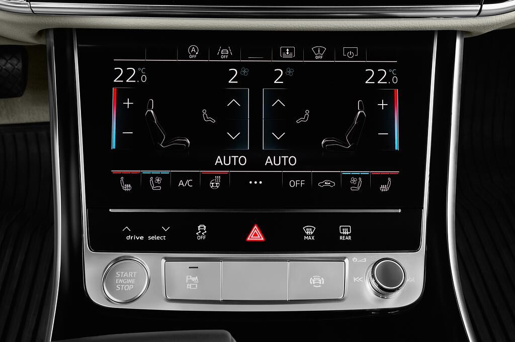 Audi A8 (Baujahr 2018) - 4 Türen Temperatur und Klimaanlage