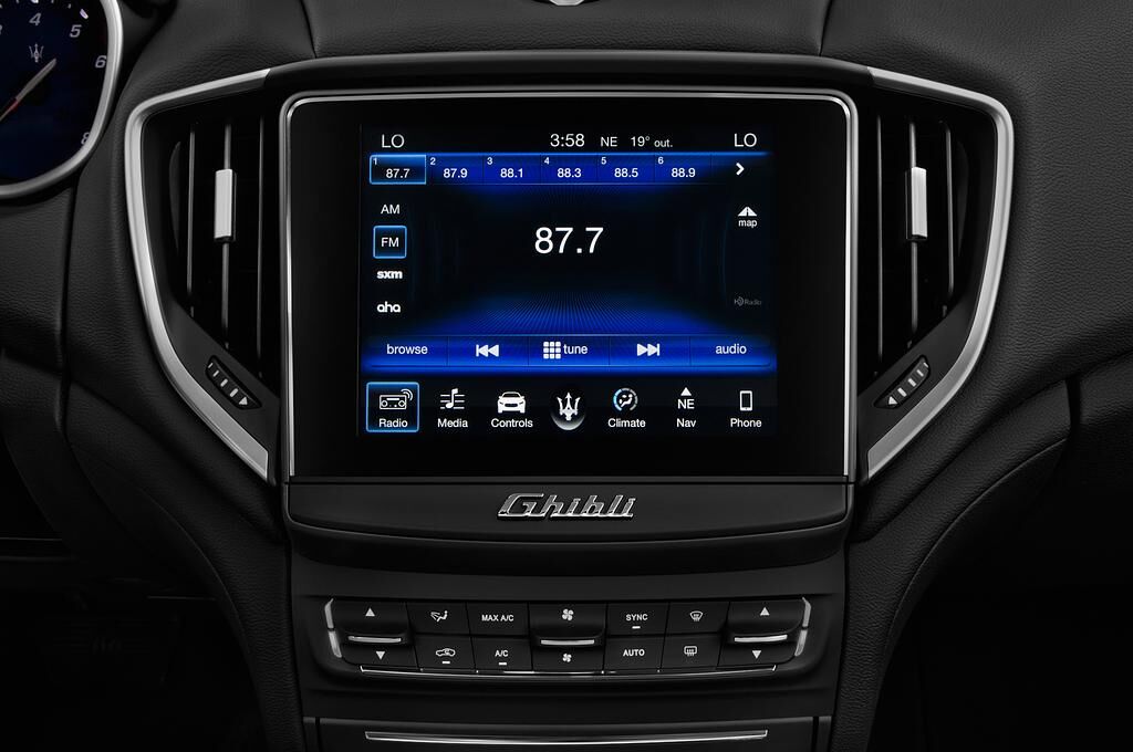 Maserati Ghibli (Baujahr 2018) - 4 Türen Radio und Infotainmentsystem