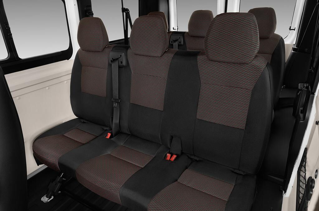 Peugeot Boxer (Baujahr 2018) Active 4 Türen Rücksitze
