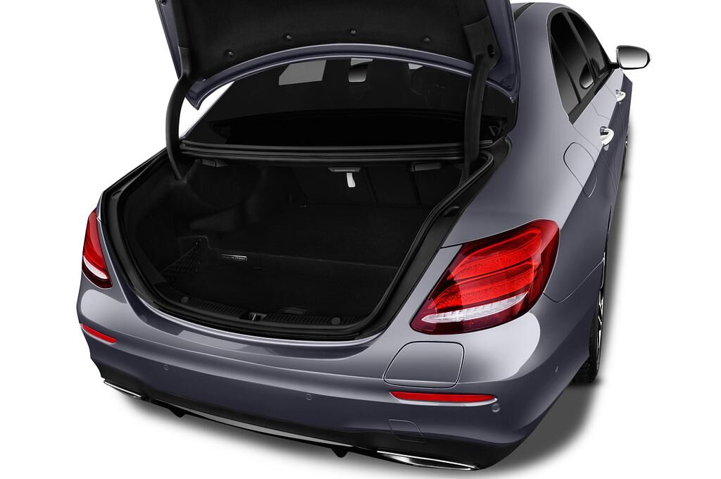 Mercedes E Class (Baujahr 2018) AMG Line 4 Türen Kofferraum