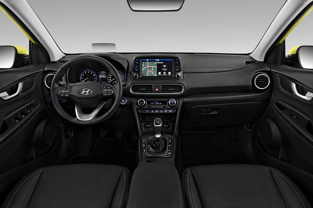 Hyundai Kona (Baujahr 2018) Premium 5 Türen Cockpit und Innenraum