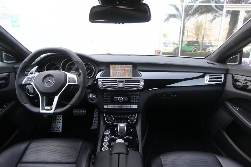 Brabus B 63-620 unterwegs in den Vereinigten Arabischen Emiraten