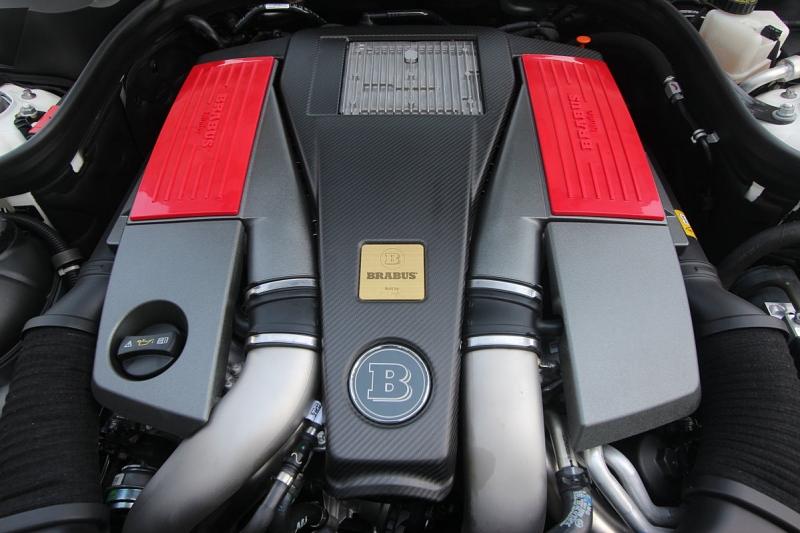 Brabus B 63-620 unterwegs in den Vereinigten Arabischen Emiraten