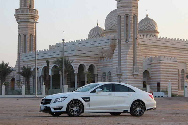 Brabus B 63-620 unterwegs in den Vereinigten Arabischen Emiraten