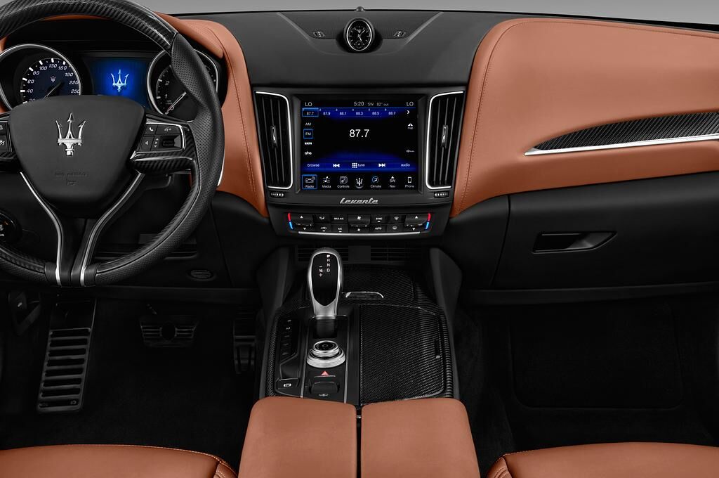 Maserati Levante (Baujahr 2018) - 5 Türen Mittelkonsole