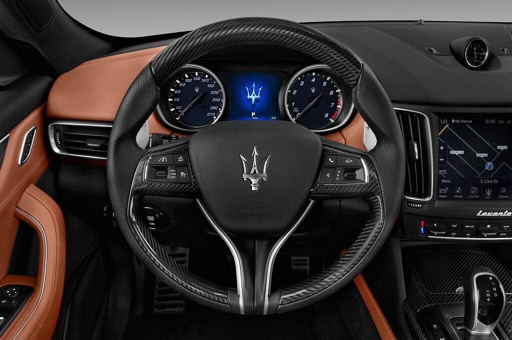 Maserati Levante (Baujahr 2018) - 5 Türen Lenkrad