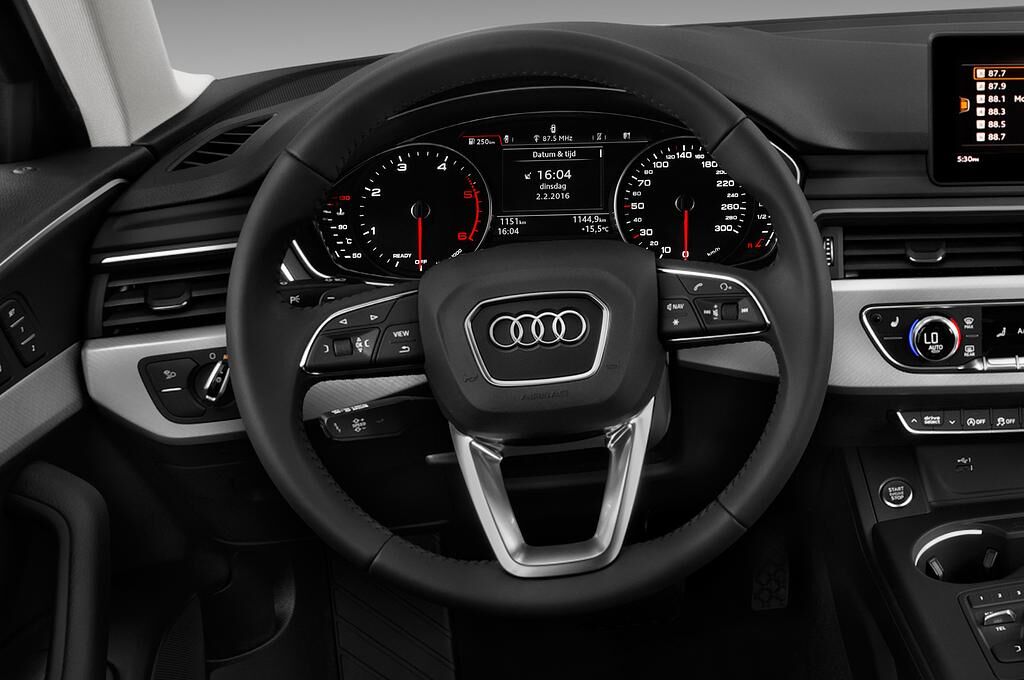 Audi A4 allroad quattro (Baujahr 2018) - 5 Türen Lenkrad