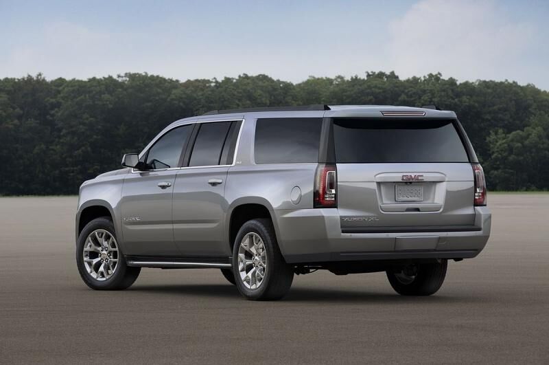 Der große Bruder, der GMC Yukon XL bringt es auf 5,70 Meter