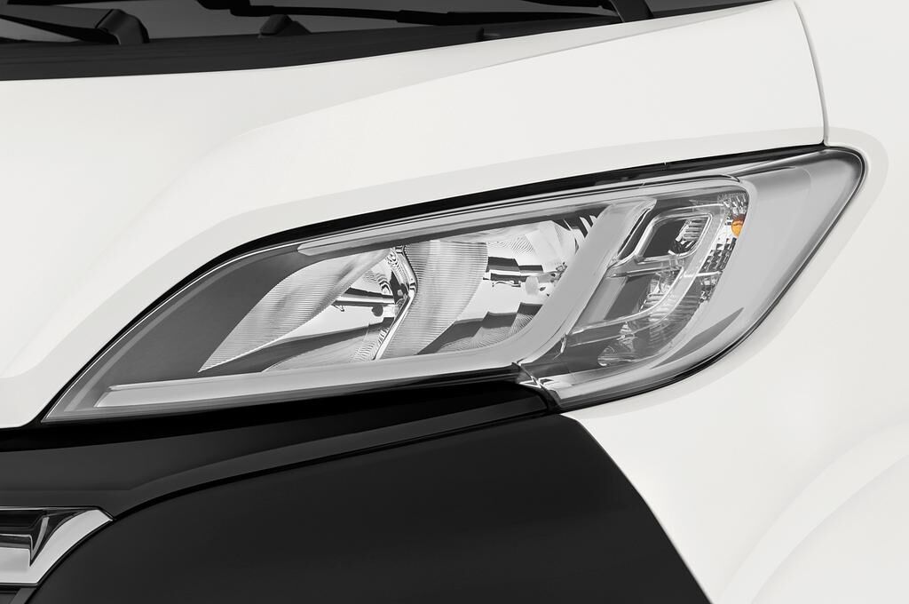 Peugeot Boxer (Baujahr 2018) - 4 Türen Scheinwerfer