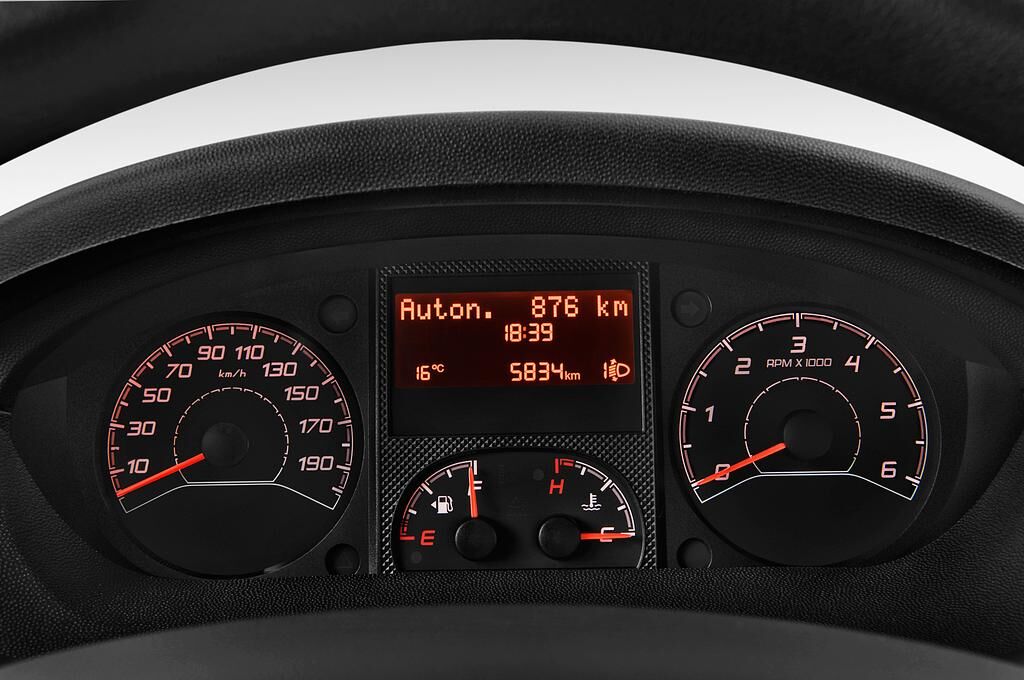 Peugeot Boxer (Baujahr 2018) - 4 Türen Tacho und Fahrerinstrumente