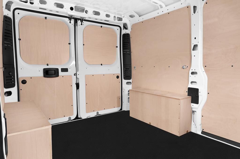 Peugeot Boxer (Baujahr 2018) - 4 Türen Rücksitze