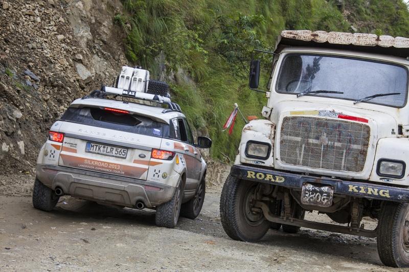 Range Rover SD4 unterwegs auf der Seidenstraße