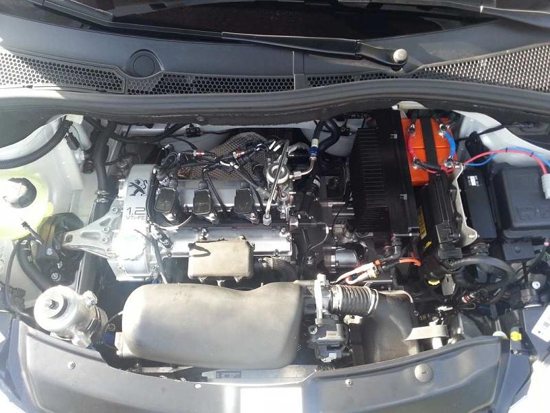 Peugeot 208 Hybrid FE