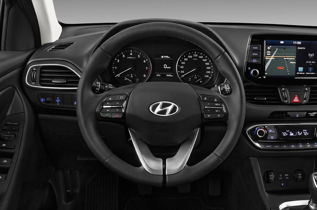 Hyundai i30 Fastback (Baujahr 2018) Premium 5 Türen Lenkrad