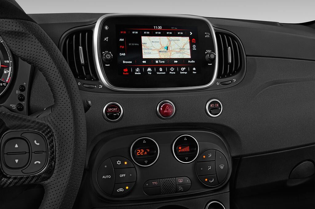 Abarth 595C (Baujahr 2018) Competizione 2 Türen Temperatur und Klimaanlage