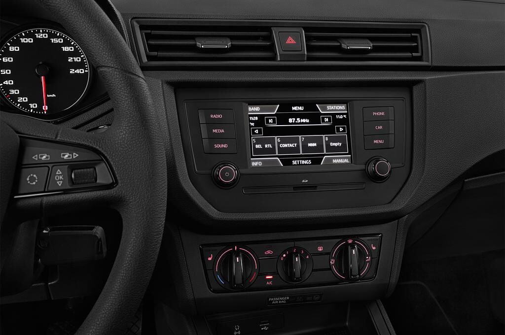SEAT Ibiza (Baujahr 2018) Reference 5 Türen Radio und Infotainmentsystem