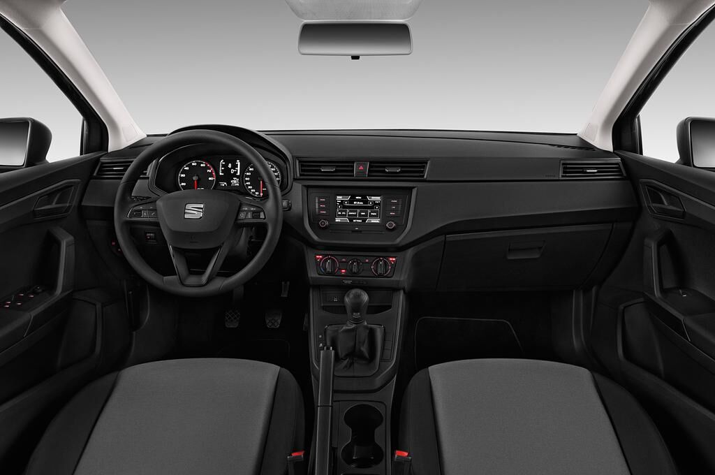 SEAT Ibiza (Baujahr 2018) Reference 5 Türen Cockpit und Innenraum