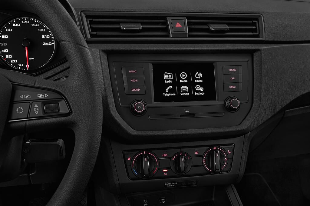 SEAT Ibiza (Baujahr 2018) Reference 5 Türen Temperatur und Klimaanlage