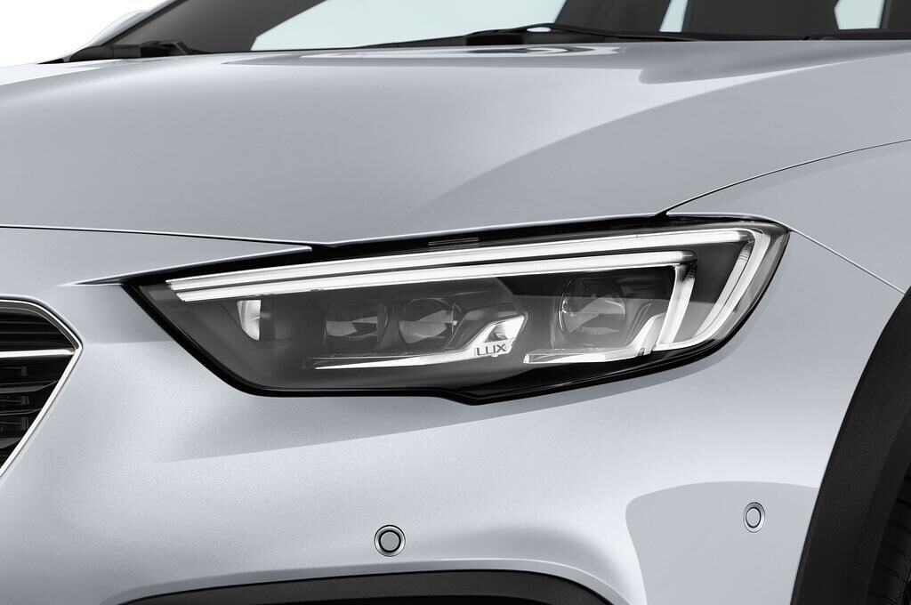 Opel Insignia Country Tourer (Baujahr 2018) Exclusive 5 Türen Scheinwerfer