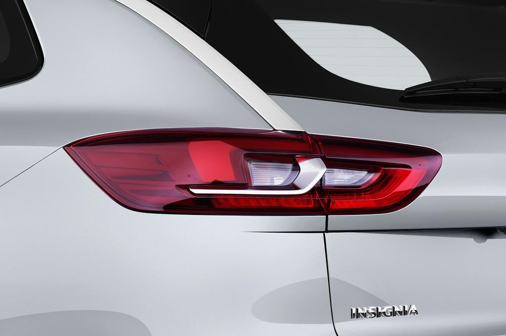 Opel Insignia Country Tourer (Baujahr 2018) Exclusive 5 Türen Rücklicht