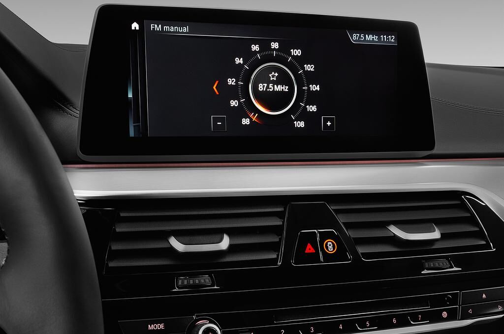 Alpina D5 S Touring (Baujahr 2018) - 5 Türen Radio und Infotainmentsystem