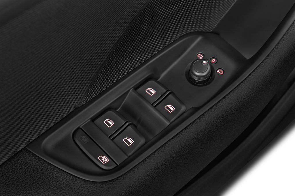 Audi A3 (Baujahr 2013) Ambition 5 Türen Bedienungselemente Tür
