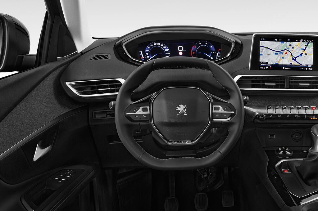 Peugeot 3008 (Baujahr 2018) Allure 5 Türen Lenkrad