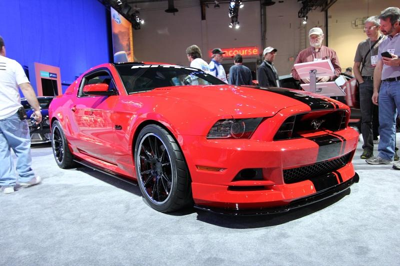 Nitto Tire aus Kalifornien hat diesen Mustang insbesondere optisch aggressiver gemacht