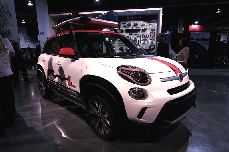 Mopar-Lufteinlässe, Mopar-Abgasanlage und Mopar-Dachreling: Der Fiat 500L Adventurer wird von der Chrysler-Performancetochter veredelt