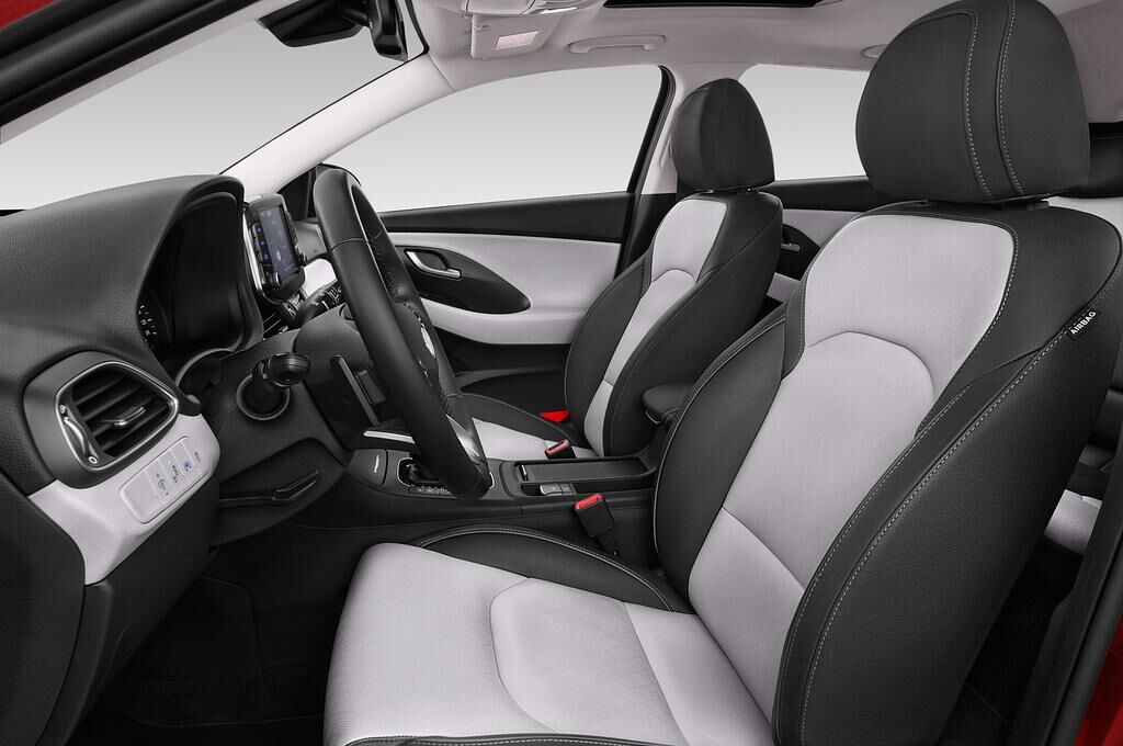 Hyundai i30 Fastback (Baujahr 2018) Premium 5 Türen Vordersitze