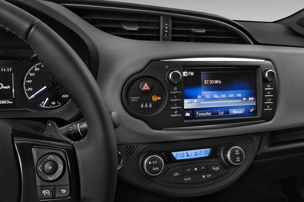 Toyota Yaris (Baujahr 2018) Team Deutschland 5 Türen Radio und Infotainmentsystem