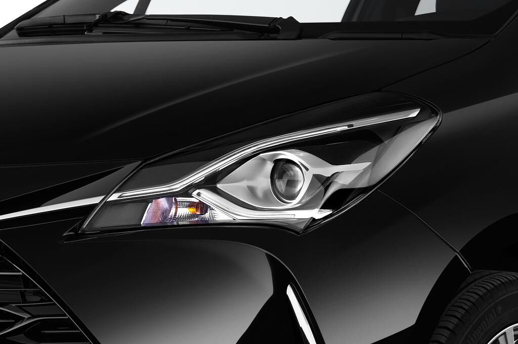 Toyota Yaris (Baujahr 2018) Team Deutschland 5 Türen Scheinwerfer