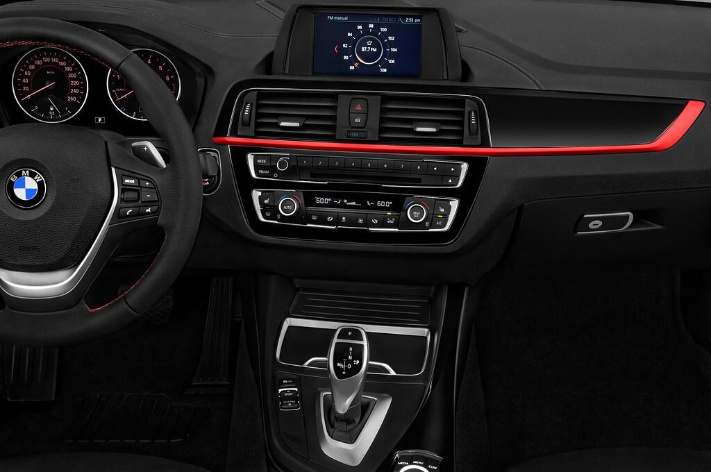 BMW 2 Series (Baujahr 2018) Sport 2 Türen Mittelkonsole